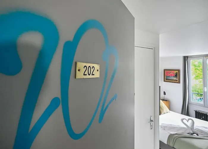 Sauvage Hotel *